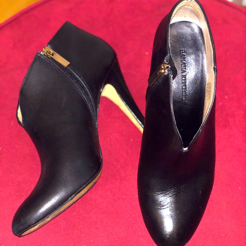 Banana Republic Black booties